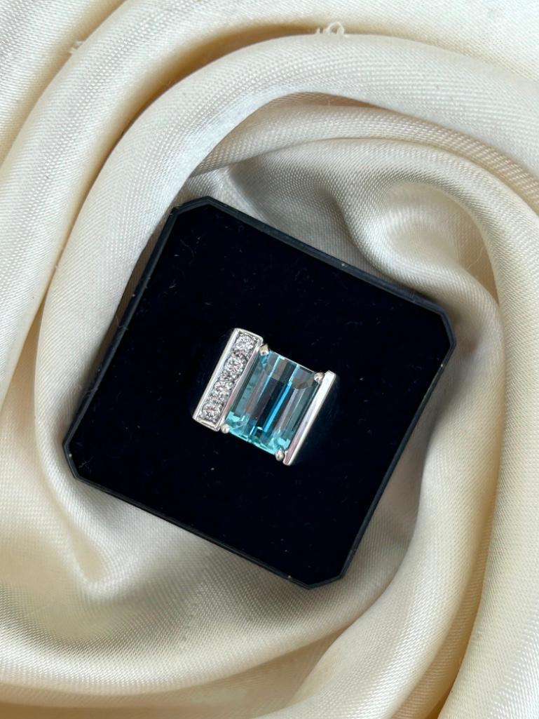Amazing Modernistic Aquamarine and Diamond Ring in Chunky White Gold - Image 7 of 12