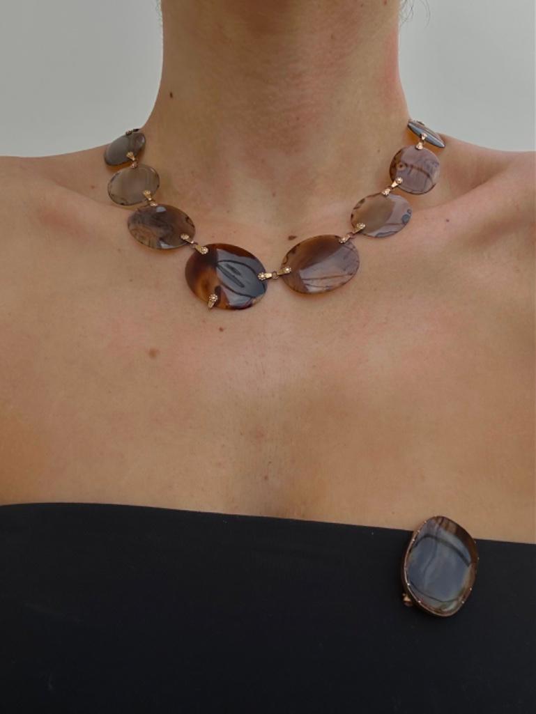 Antique Agate Suite Necklace / Bracelet and Brooch in Gold - Image 2 of 13