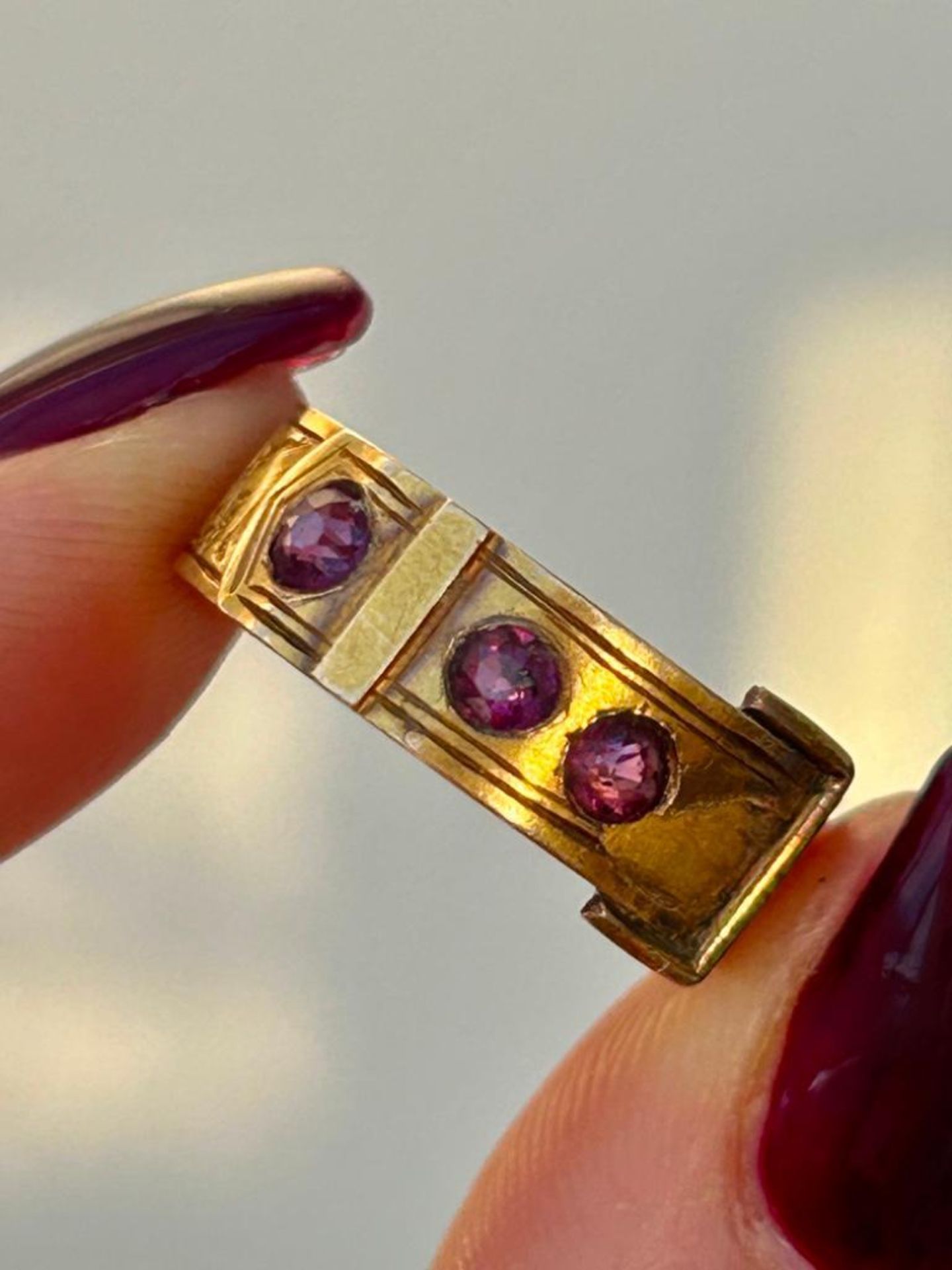 Chunky 18ct Gold Buckle Ring with Amethyst