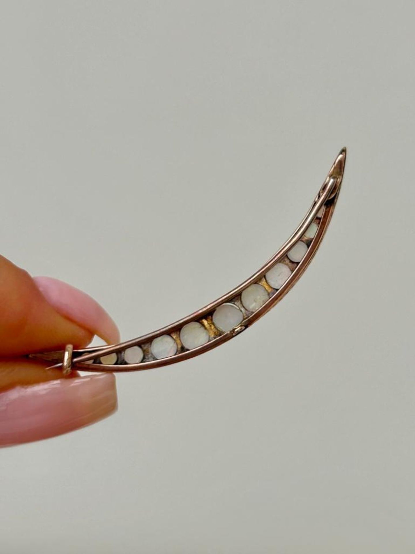 Opal and Diamond Crescent Brooch in 9ct Gold - Image 7 of 8