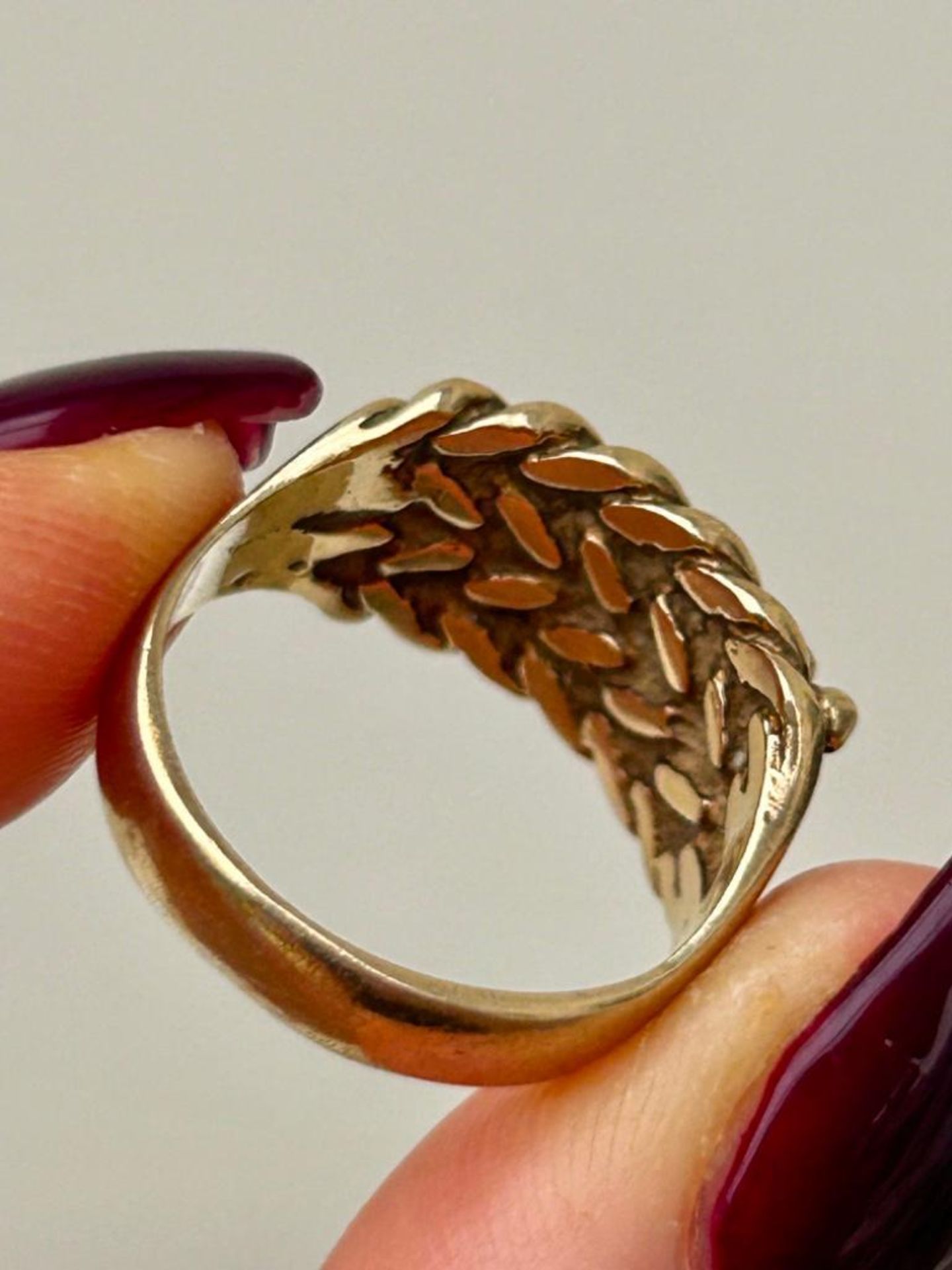 Chunky Keeper Ring in 9ct Gold - Image 6 of 7