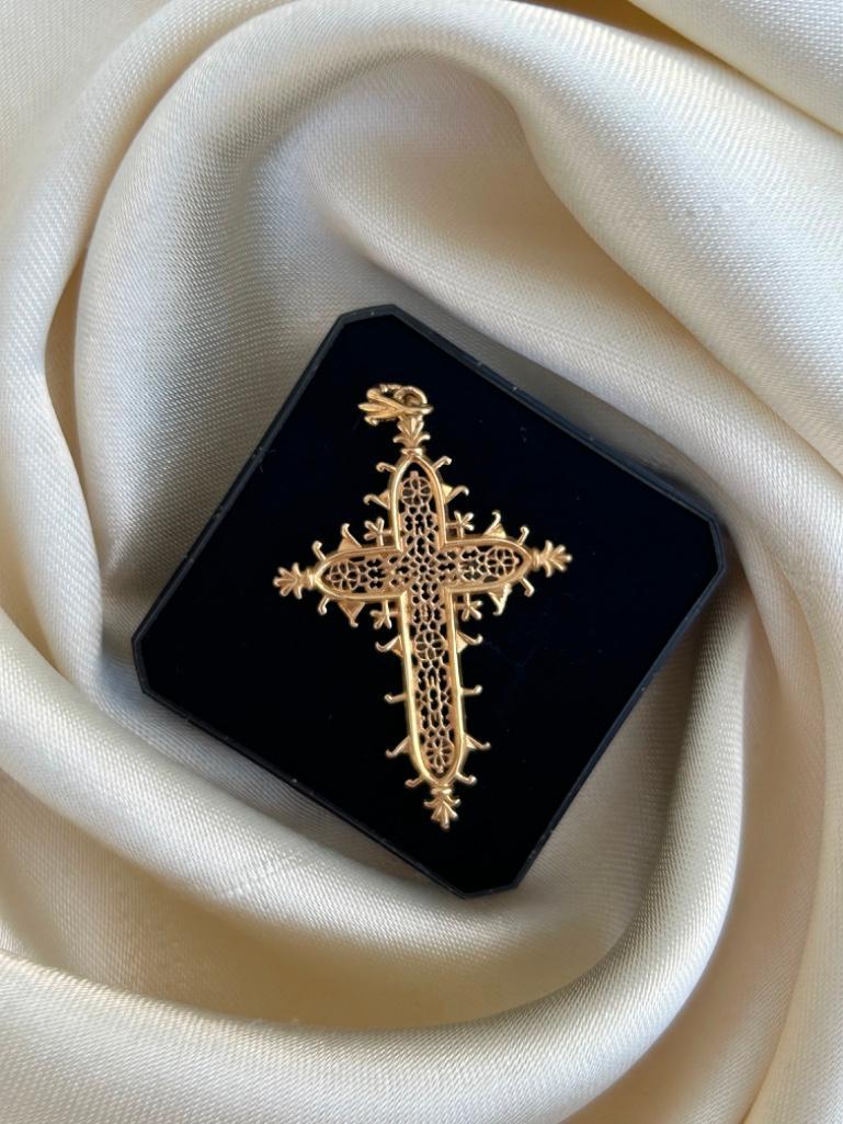 Antique Gold Cross Pendant - Image 3 of 5