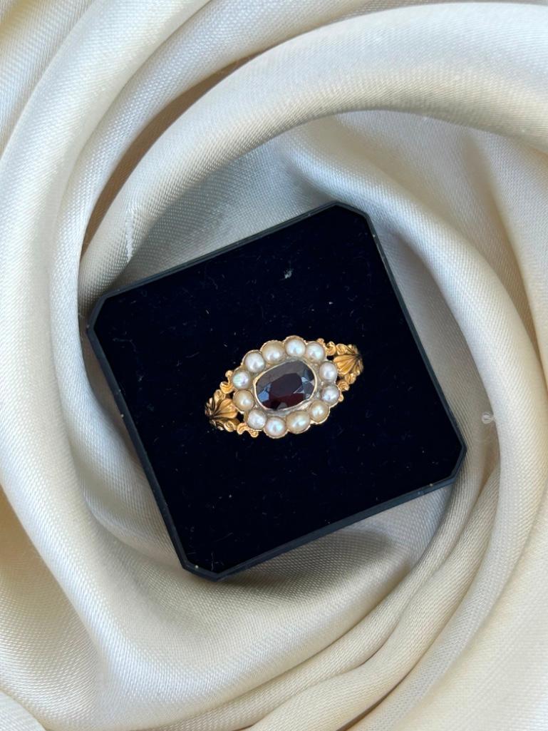 Antique 18ct Yellow Gold Garnet and Pearl Ring - Image 4 of 8