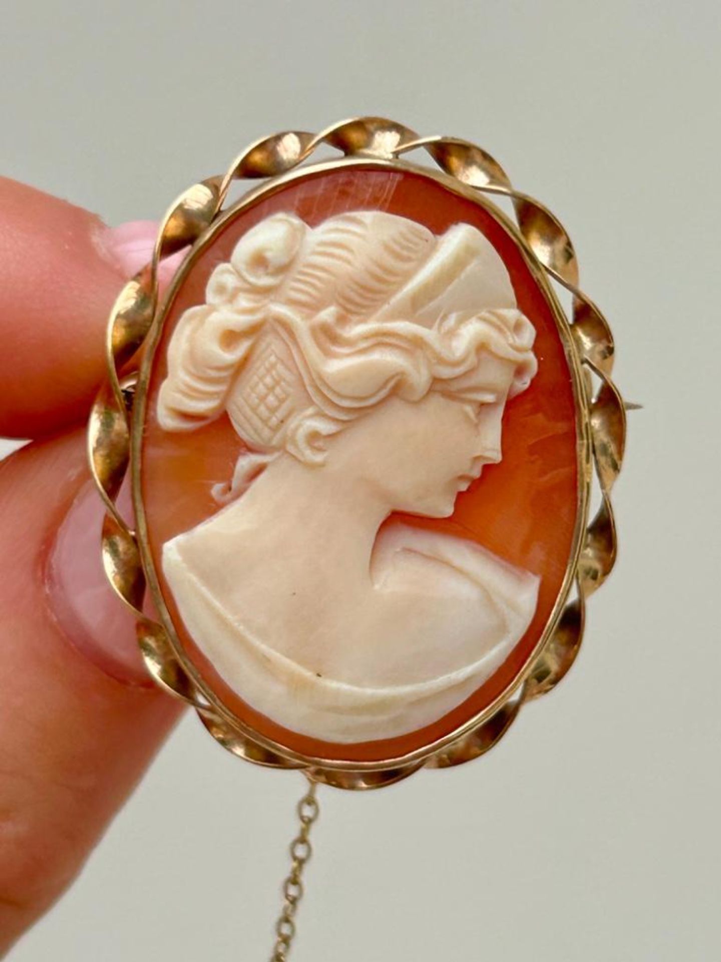 Gold Cameo Brooch