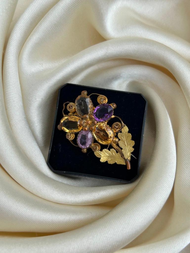 Georgian Era Large Citrine and Amethyst Flower Brooch in Gold - Image 3 of 4