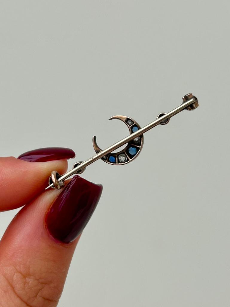 Antique Gold Sapphire and Diamond Crescent Bar Brooch in Antique Box - Image 3 of 5