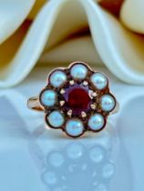 Chunky 9ct Yellow Gold Garnet and Pearl Ring