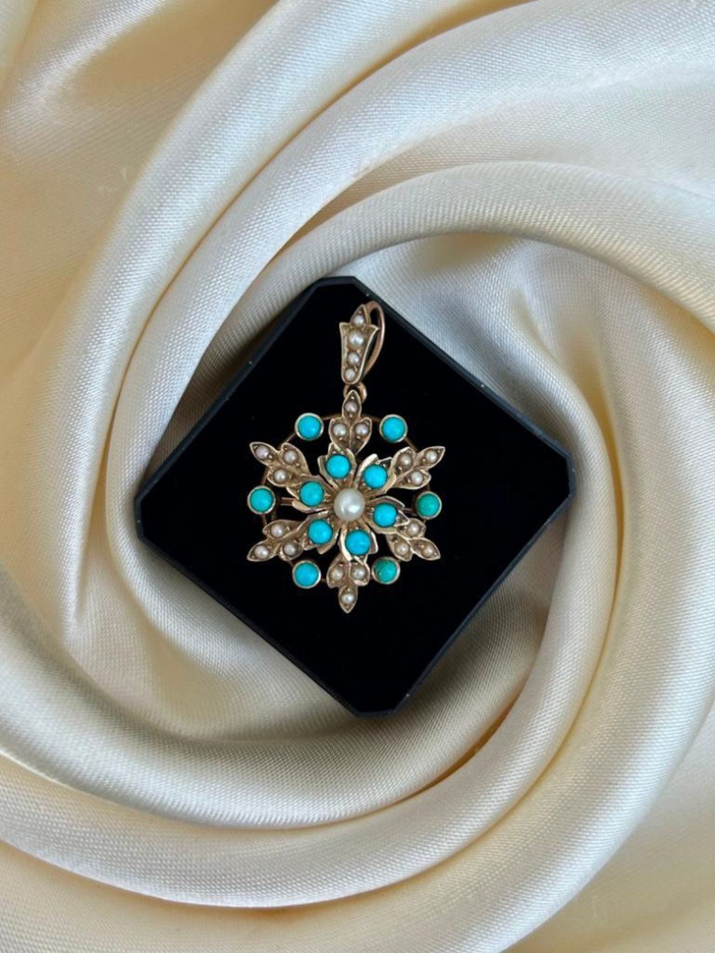 Antique Pearl and Turquoise Flower Pendant / Brooch - Image 3 of 4