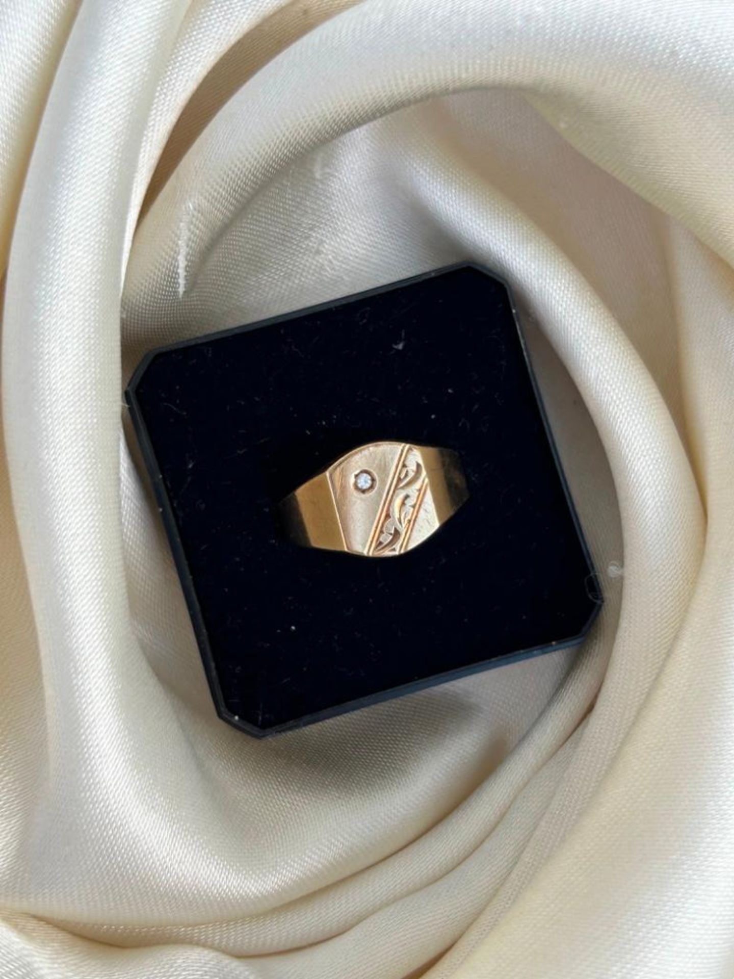 Vintage Diamond Gold Signet Ring - Image 4 of 7