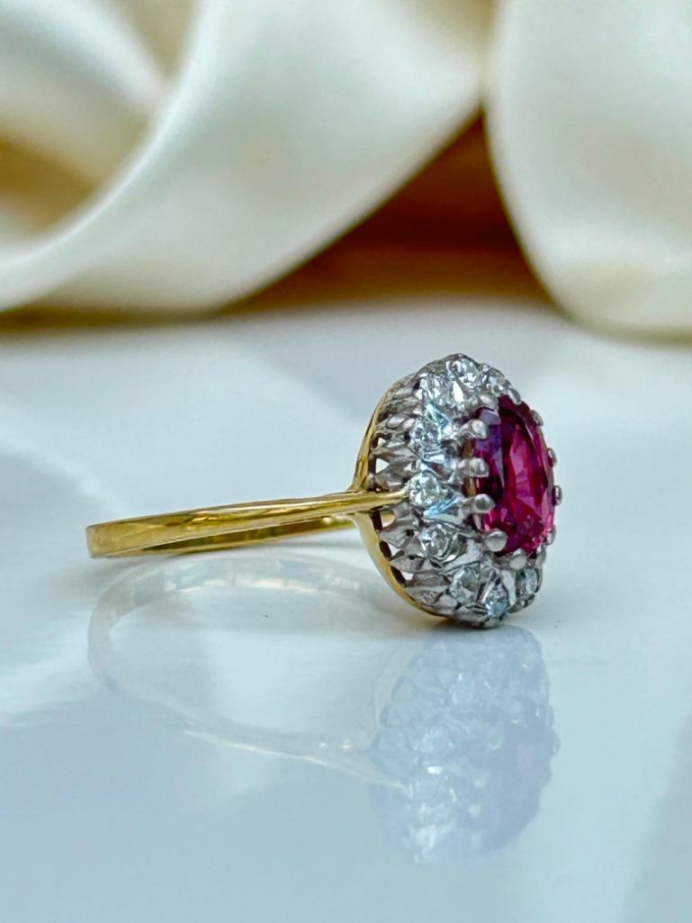 18ct Yellow Gold Ruby and Diamond Cluster Ring - Image 6 of 9