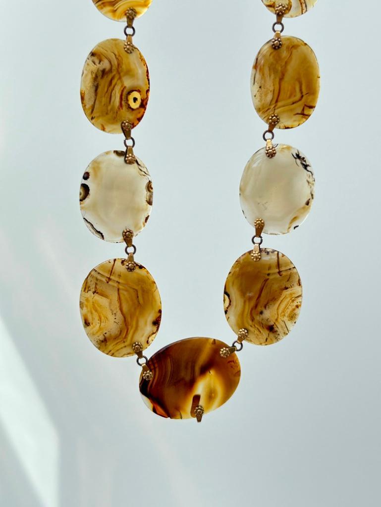 Antique Agate Suite Necklace / Bracelet and Brooch in Gold - Image 13 of 13