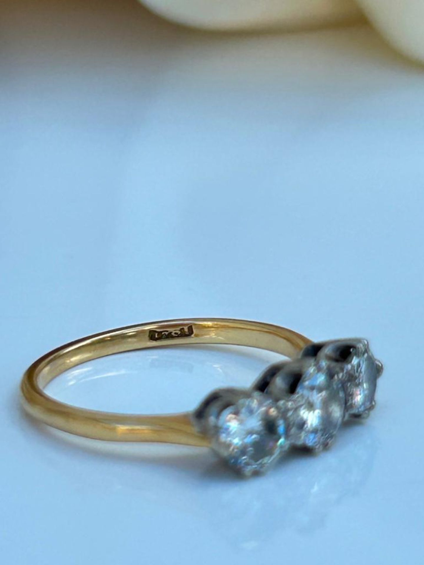 Wonderful 18ct Yellow Gold and Platinum Diamond Trilogy 3 Stone Ring Approx 1 Carat - Image 6 of 7