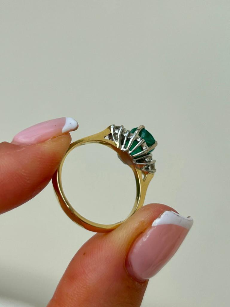 18ct Gold Emerald and Diamond Ring - Image 7 of 7