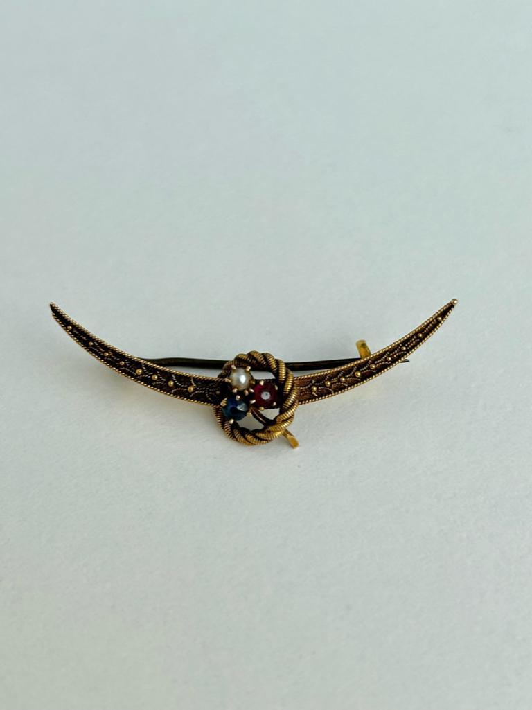 Antique 15ct Yellow Gold Ruby, Pearl and Sapphire Crescent Bar Brooch - Image 4 of 8