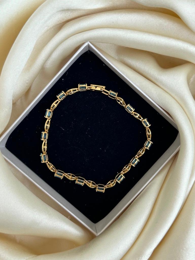 18ct Yellow Gold Aquamarine and Diamond Line Bracelet - Image 3 of 5