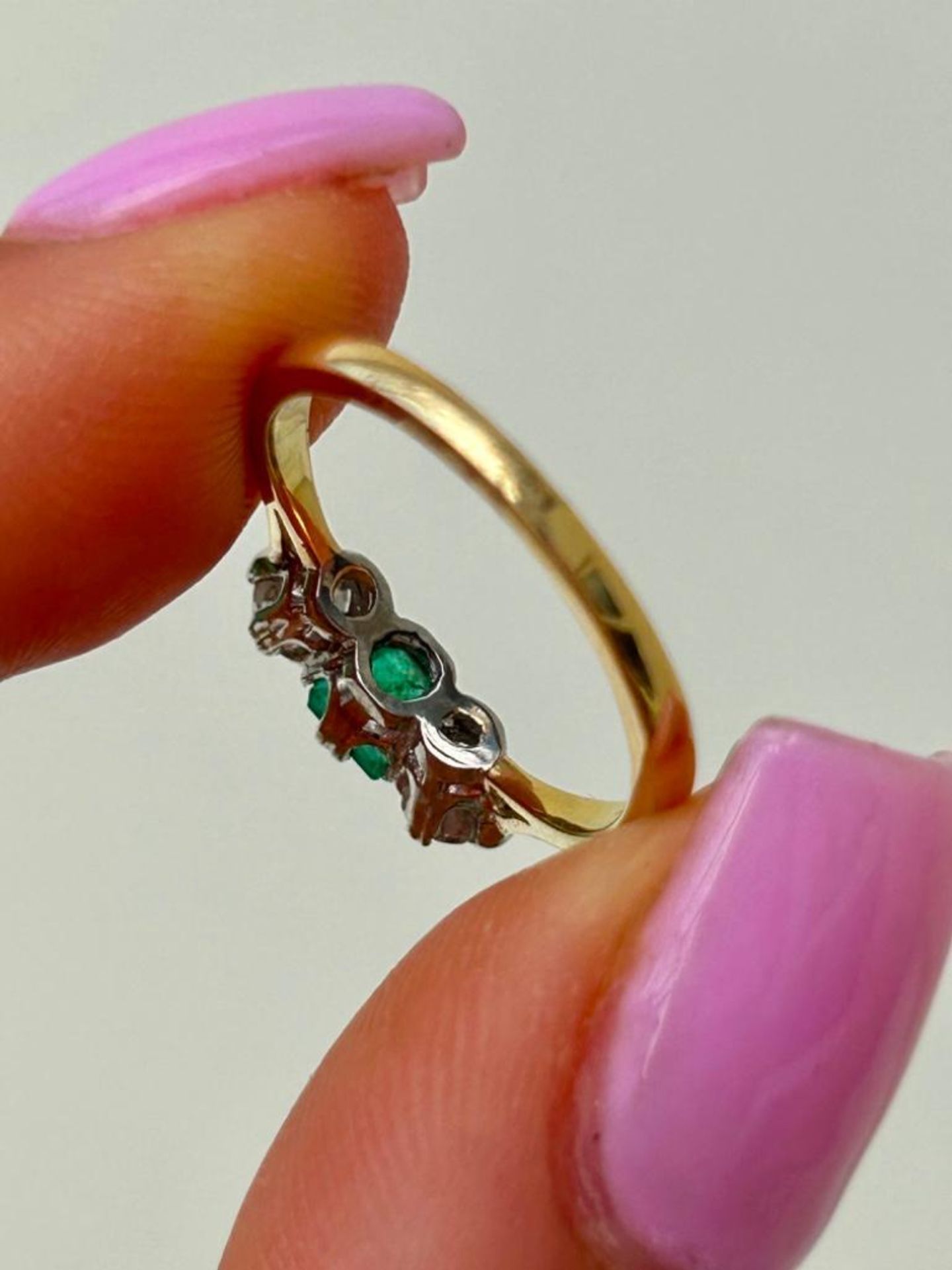 Antique 18ct Gold Emerald and Diamond 3 Stone Ring - Image 6 of 7