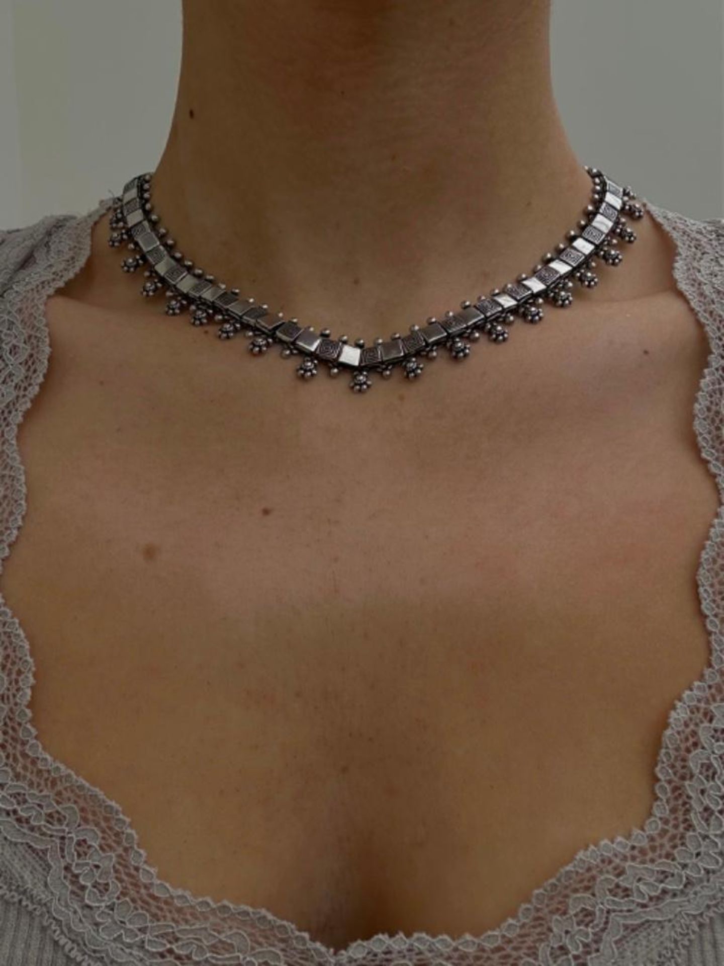 Unusual Silver Collar Necklace - Image 5 of 5