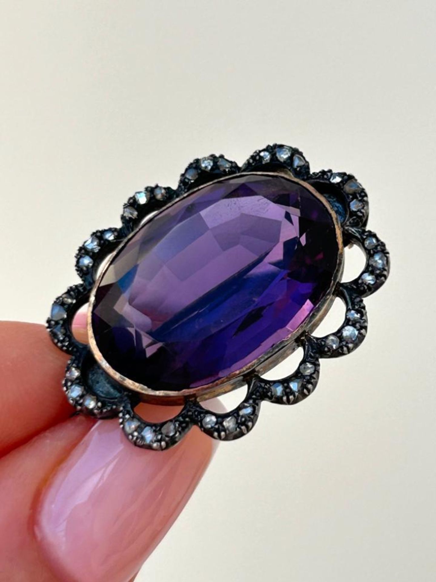 Chunky Antique 19ct Amethyst and Rose Cut Diamond Pretty Brooch in Gold - Image 4 of 7