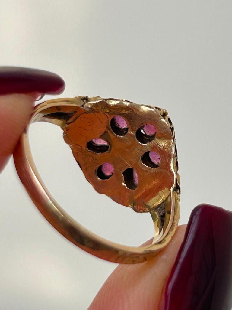 Antique Gold Ruby and Pearl Chunky Cluster Ring - Image 9 of 10
