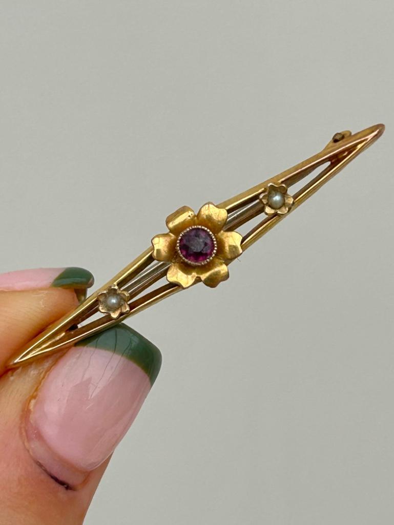 Amethyst and Pearl Flower Bar Brooch in Yellow Gold