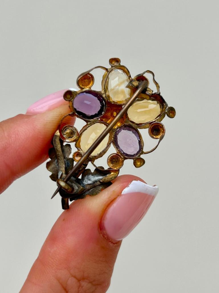 Georgian Era Large Citrine and Amethyst Flower Brooch in Gold - Image 4 of 4