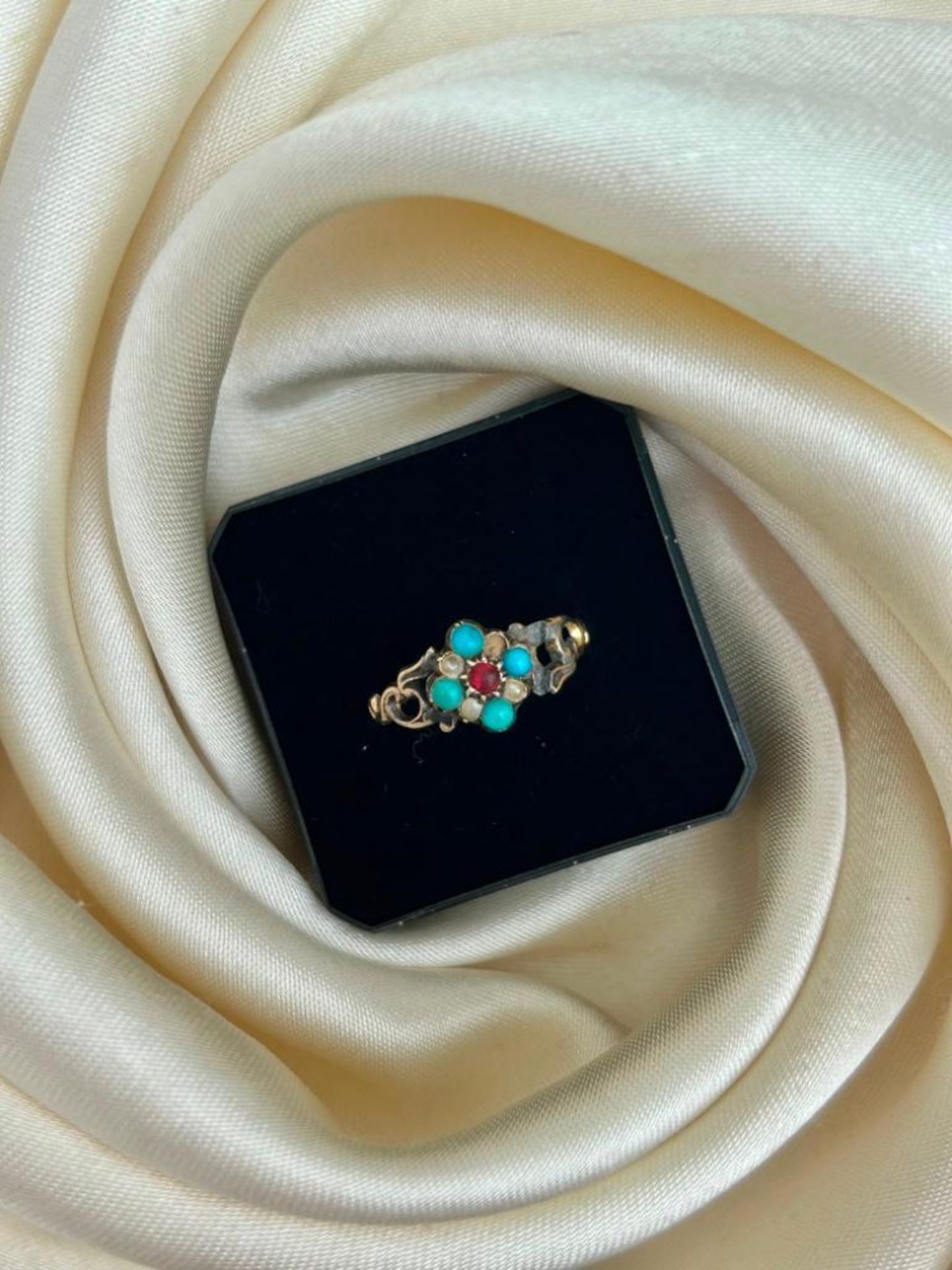 Antique Gold Turquoise Pearl and Garnet Flower Ring AF - Image 4 of 5