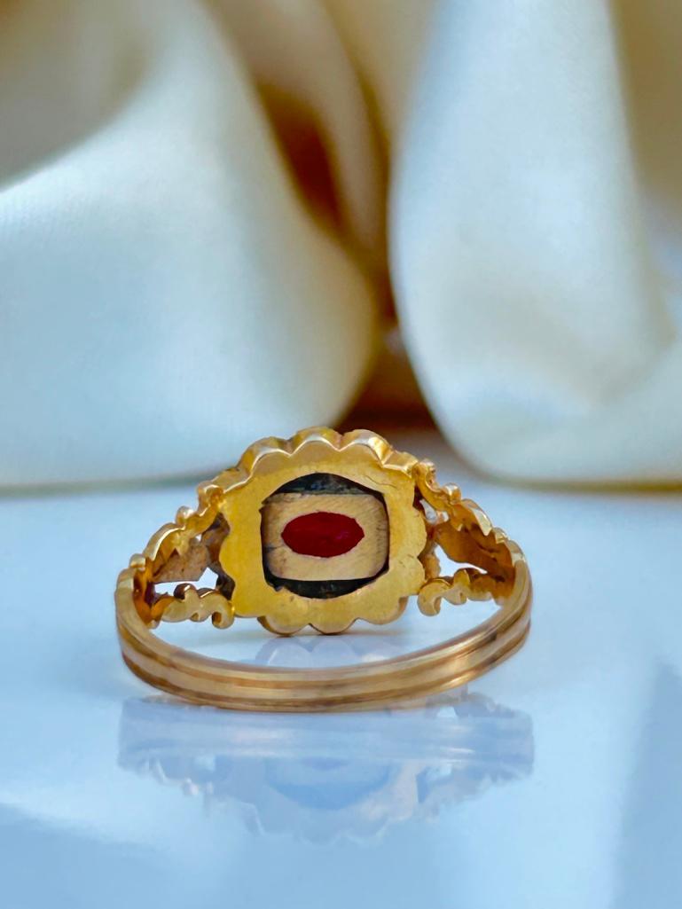 Antique 18ct Yellow Gold Garnet and Pearl Ring - Image 7 of 8