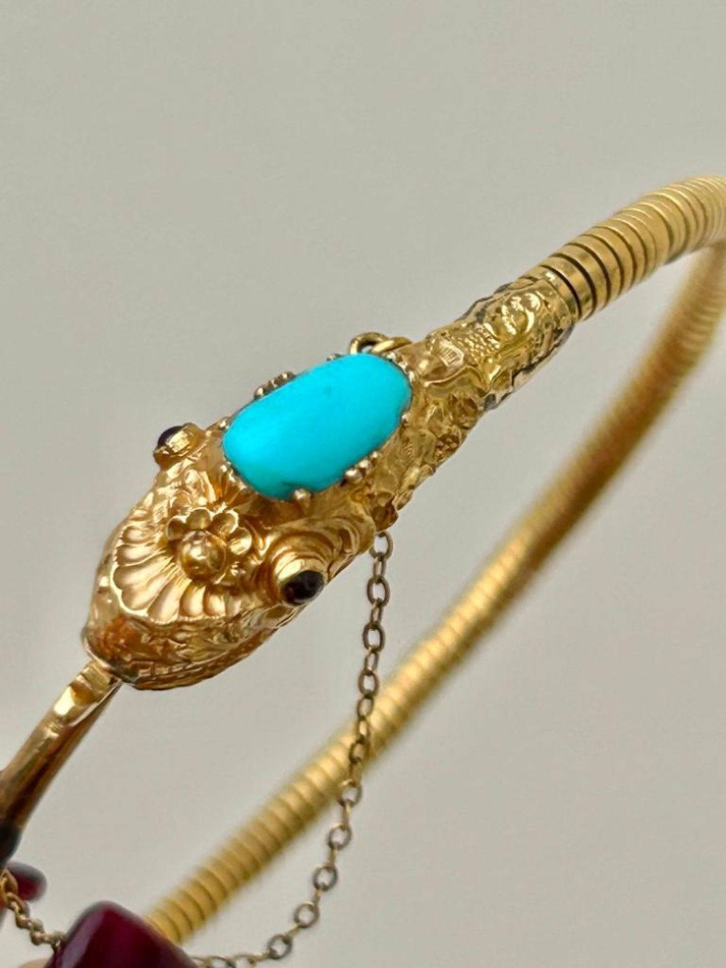 Antique 18ct Yellow Gold Snake Bangle with Turquoise Head in Box - Image 6 of 12