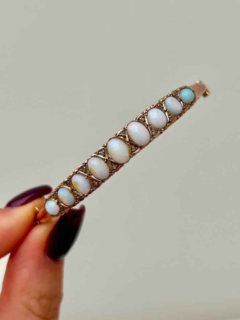 Opal and Diamond Bangle in 9ct Gold - Image 4 of 9