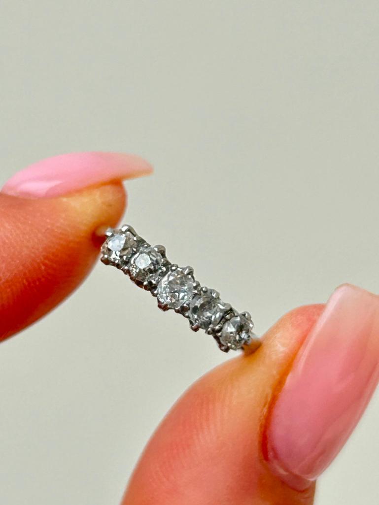 Platinum and Diamond 5 Stone Ring - Image 3 of 8