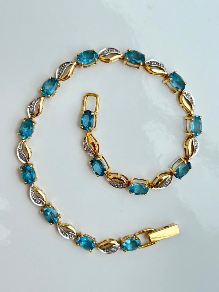 18ct Yellow Gold Aquamarine and Diamond Line Bracelet - Image 5 of 5