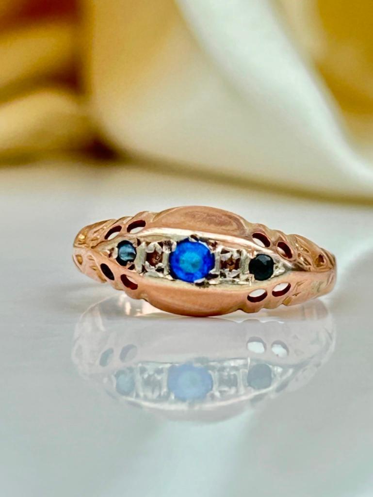 Sweet 9ct Gold Sapphire and Diamond 5 Stone Ring