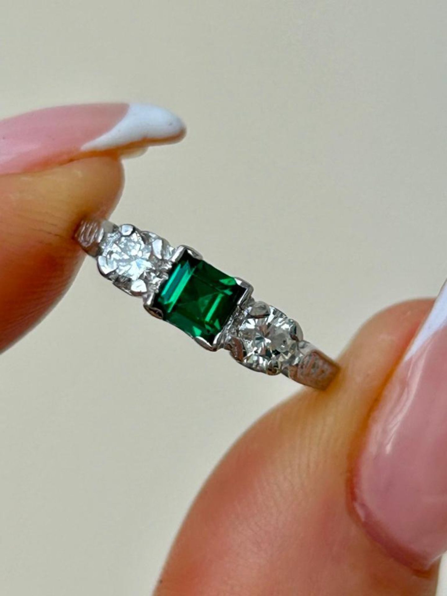 Sweet Emerald and Diamond 3 Stone Ring in Gold - Image 4 of 8