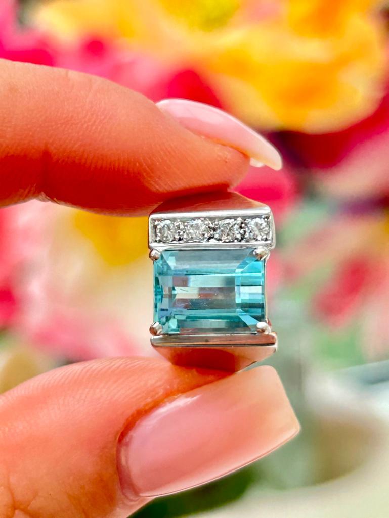 Amazing Modernistic Aquamarine and Diamond Ring in Chunky White Gold - Image 11 of 12