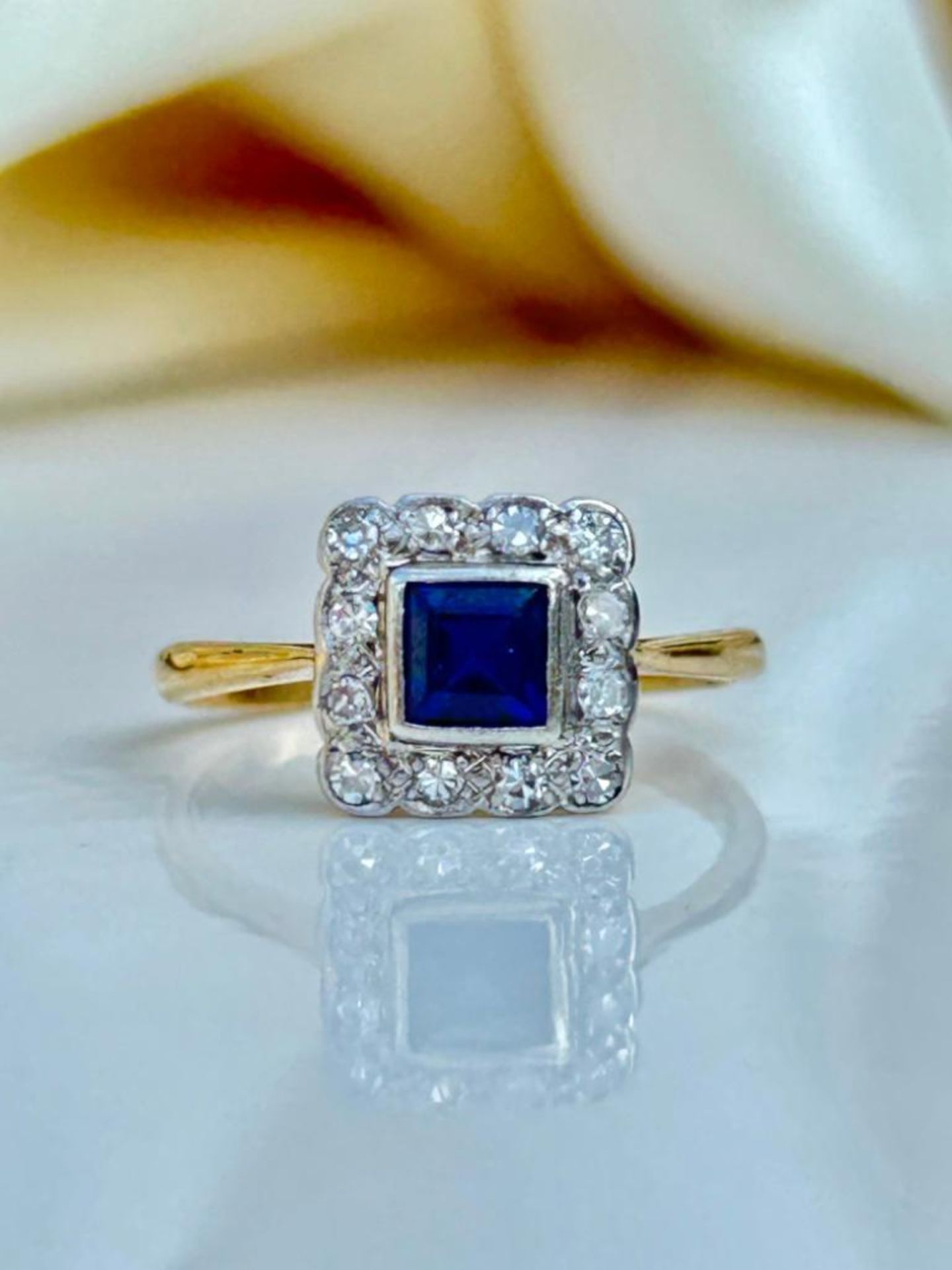 Sweet Antique Sapphire and Diamond Square Ring in 18ct Yellow Gold - Image 3 of 6