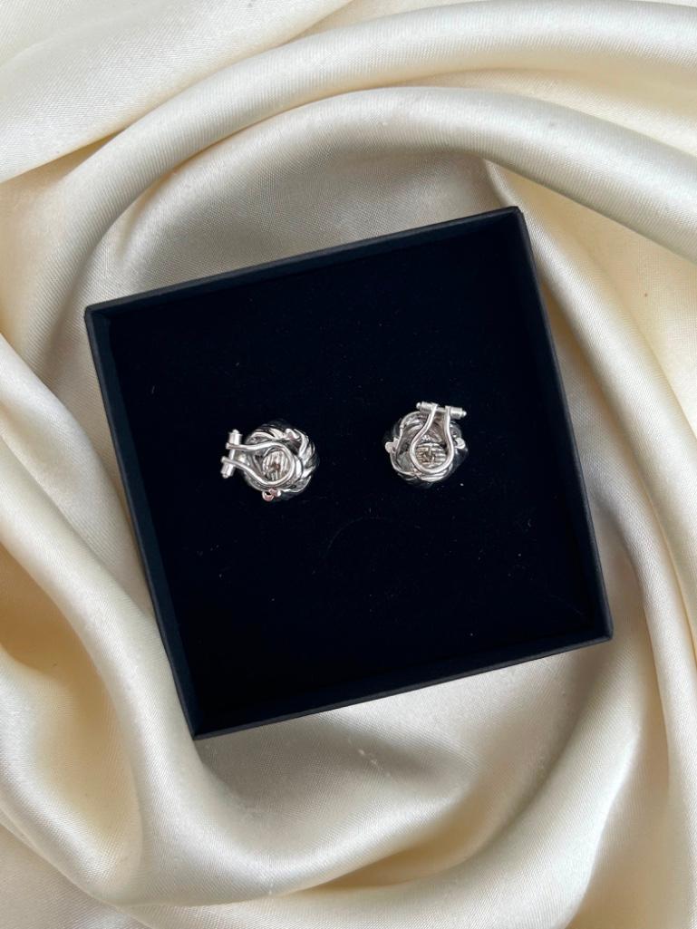 Outstanding 18ct White Gold Large Diamond Swirl Earrings - Image 6 of 7