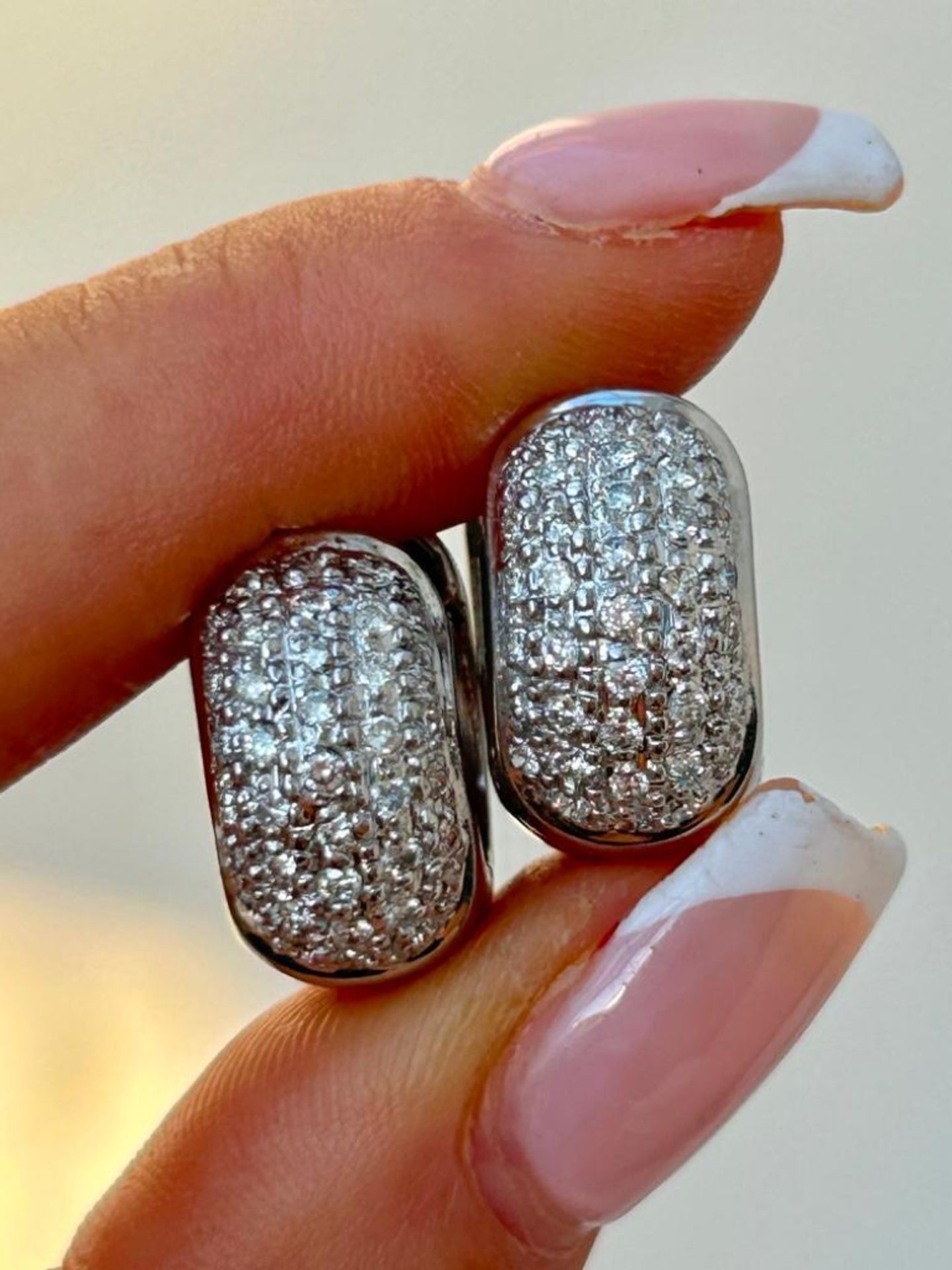 Chunky 18ct White Gold Diamond Hoop Earrings - Image 8 of 8