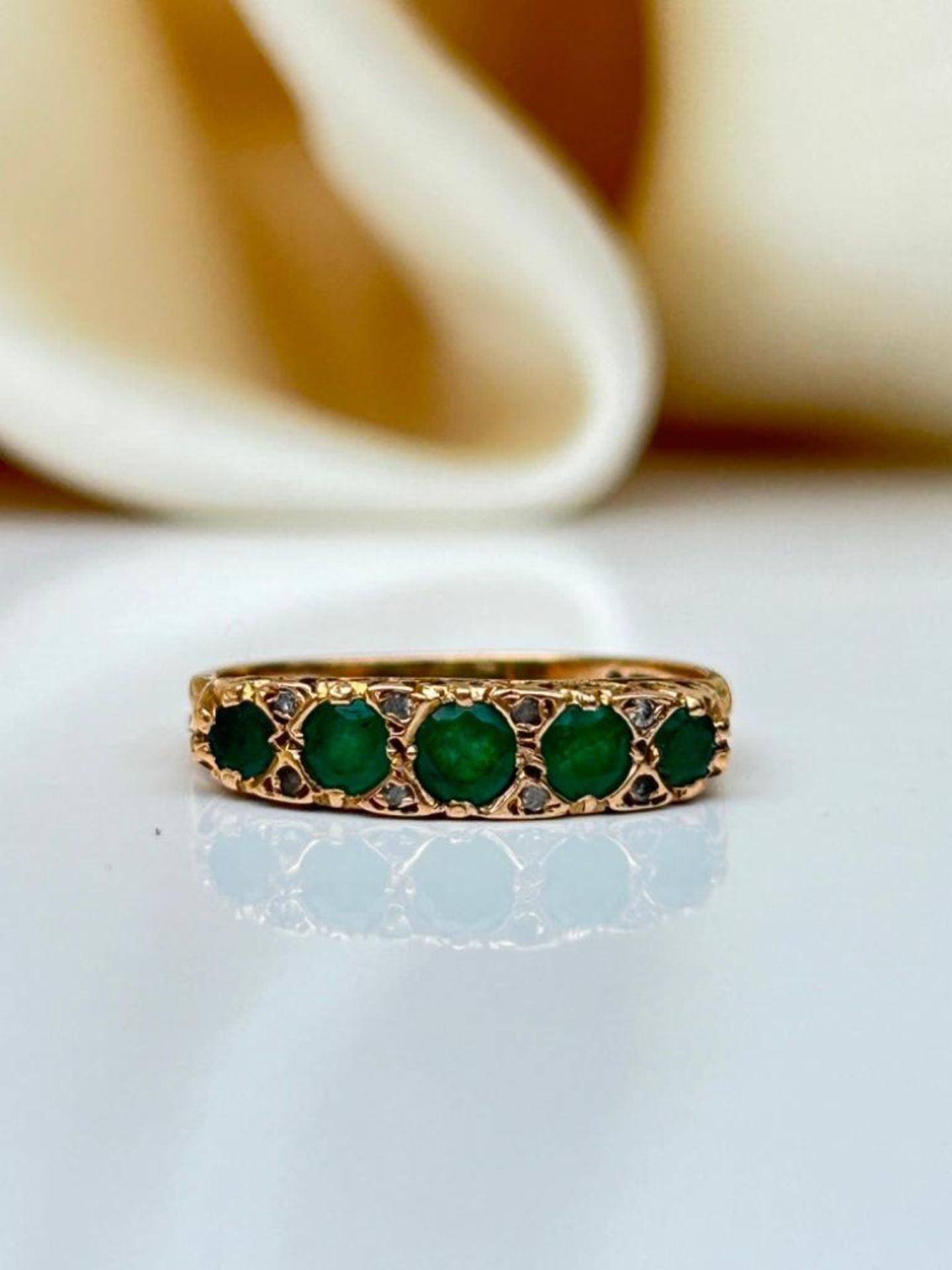 18ct Yellow Gold Emerald 5 Stone Ring with Diamond Points