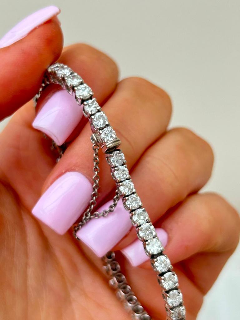 Diamond Line Bracelet in 18ct White Gold - Image 7 of 8