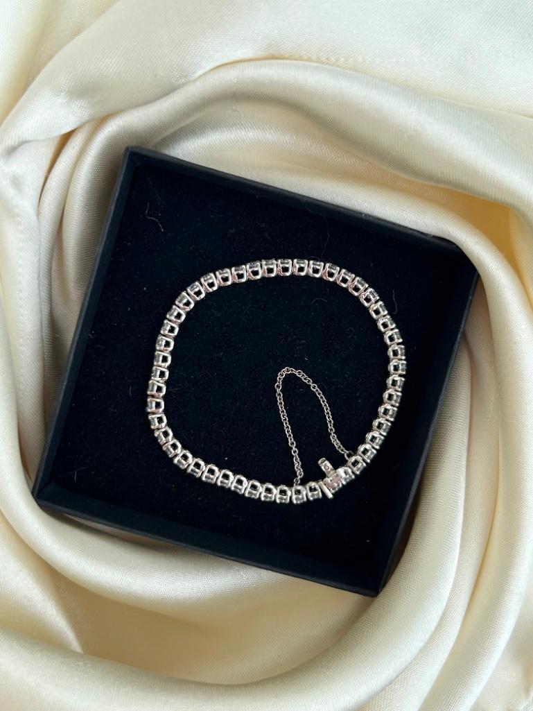 Diamond Line Bracelet in 18ct White Gold - Image 3 of 8