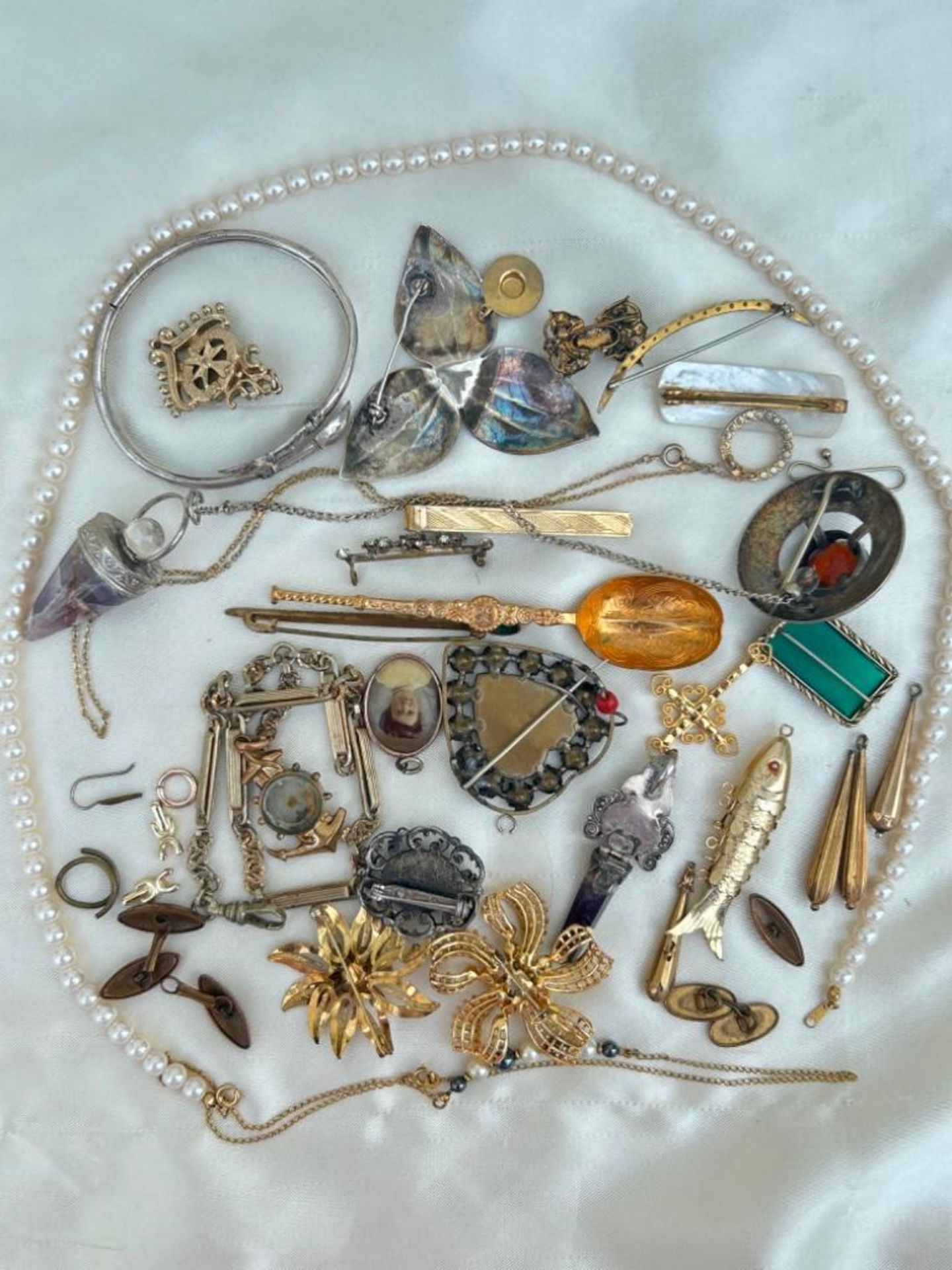 Large Antique & Vintage Mixed Jewellery Lot inc Bangle etc - Image 5 of 5