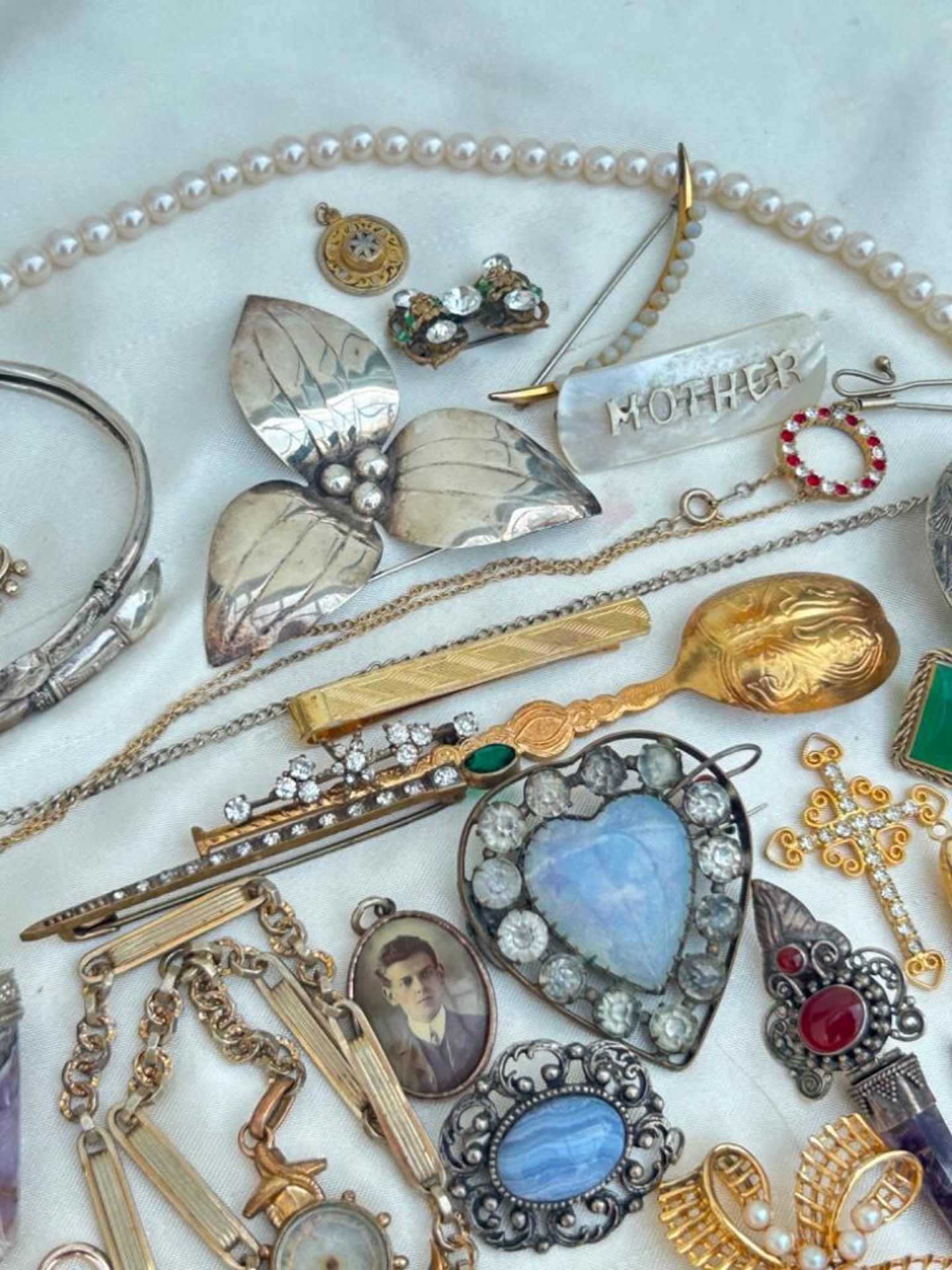 Large Antique & Vintage Mixed Jewellery Lot inc Bangle etc - Image 3 of 5