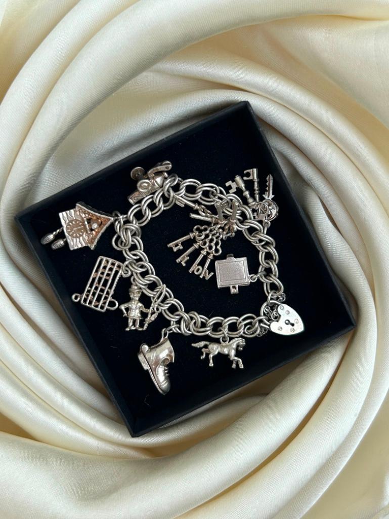 Amazing Vintage Silver Charm Bracelet - Image 6 of 6