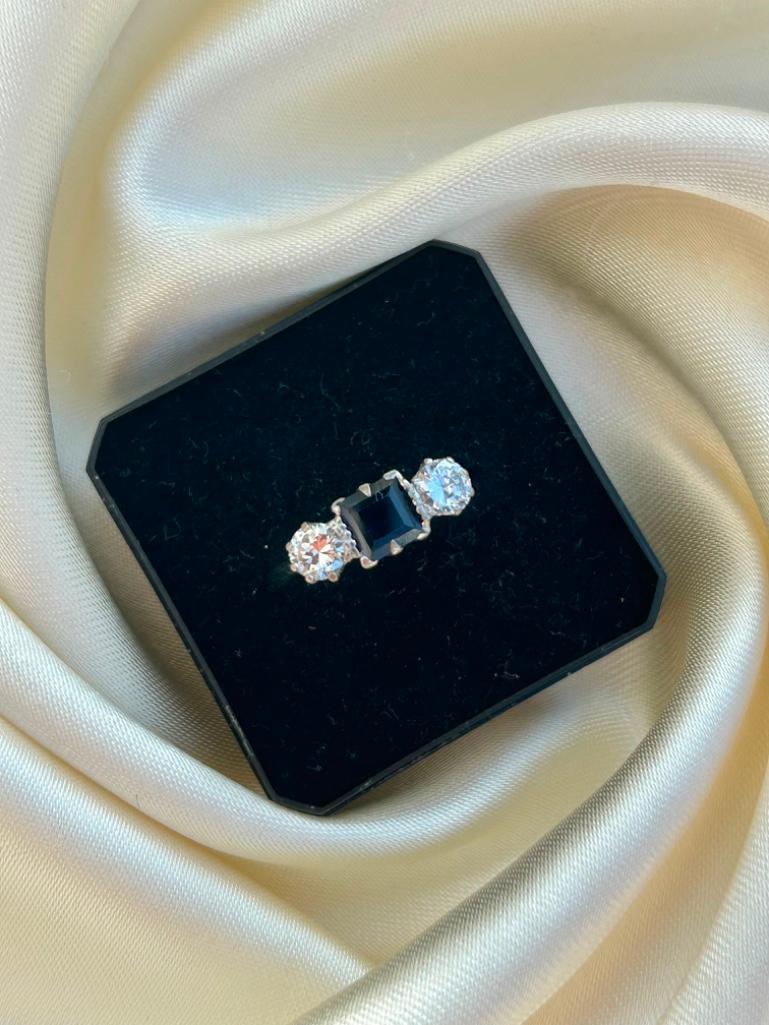 Art Deco Sapphire, Diamond and Platinum Three Stone Ring - Image 2 of 6