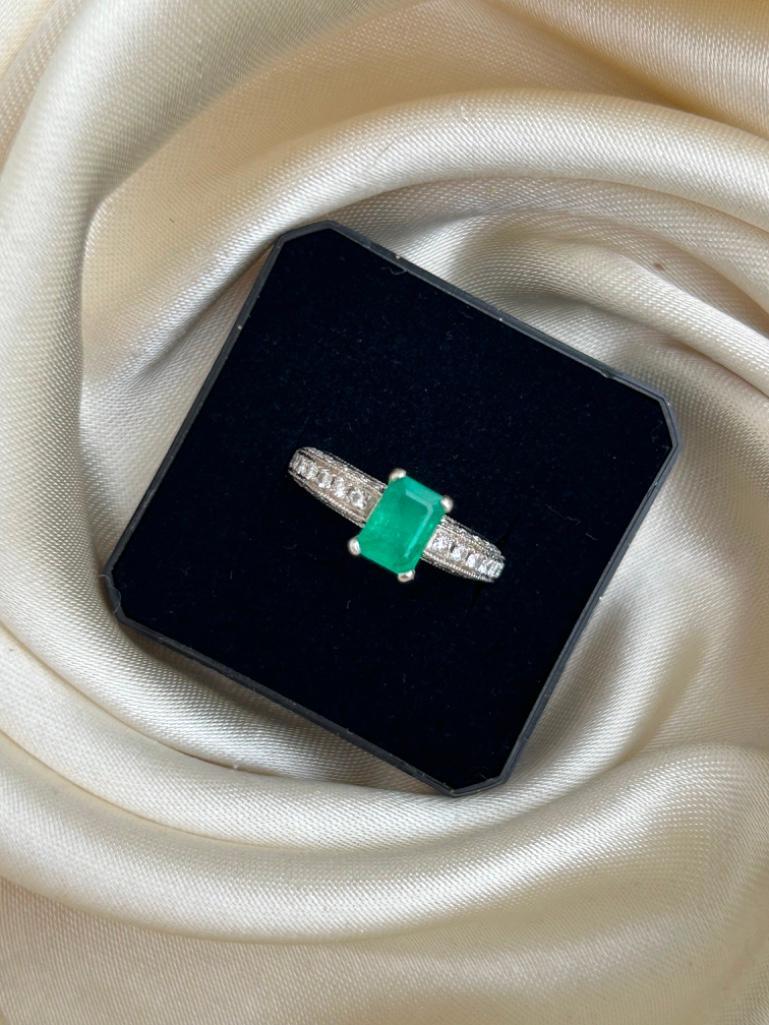 Outstanding Platinum Emerald and Diamond Ring - Image 9 of 10