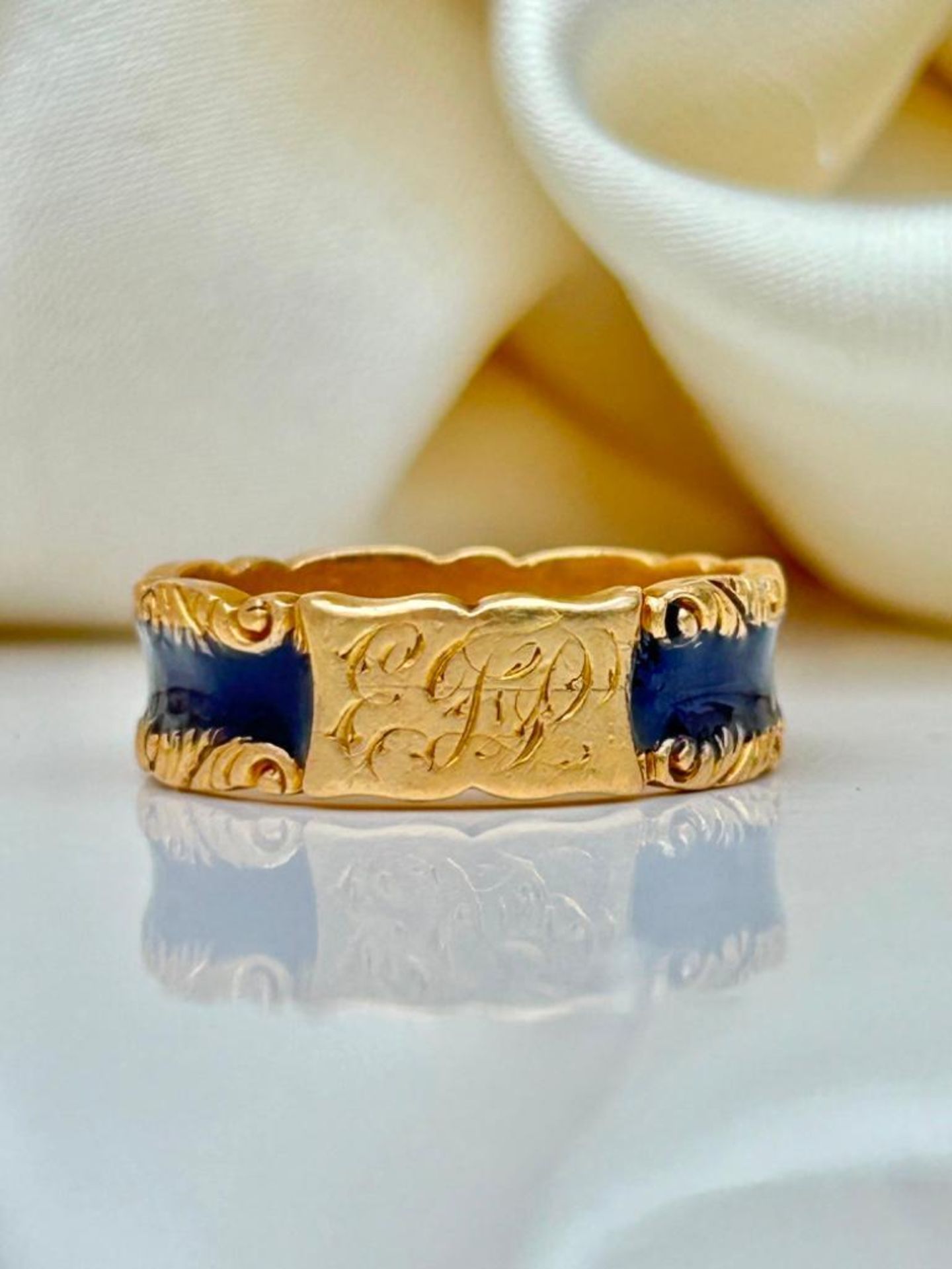 Chunky 18ct Yellow Gold Blue Morning Band Ring