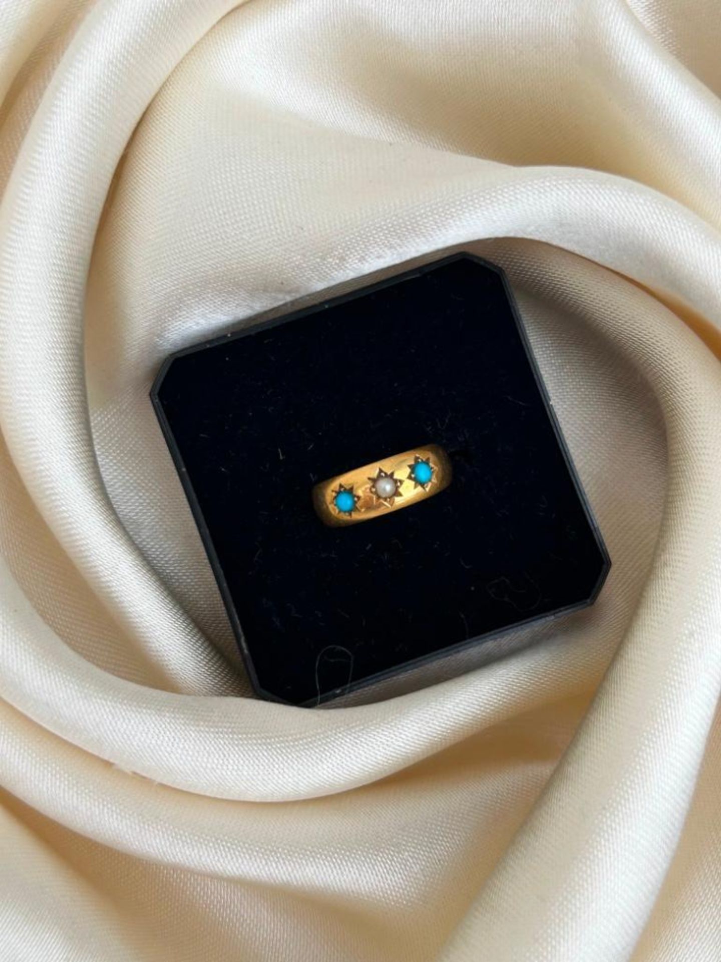 Antique C.1892 Turquoise and Pearl 18ct Gold Tiny Ring Size A - Image 3 of 4