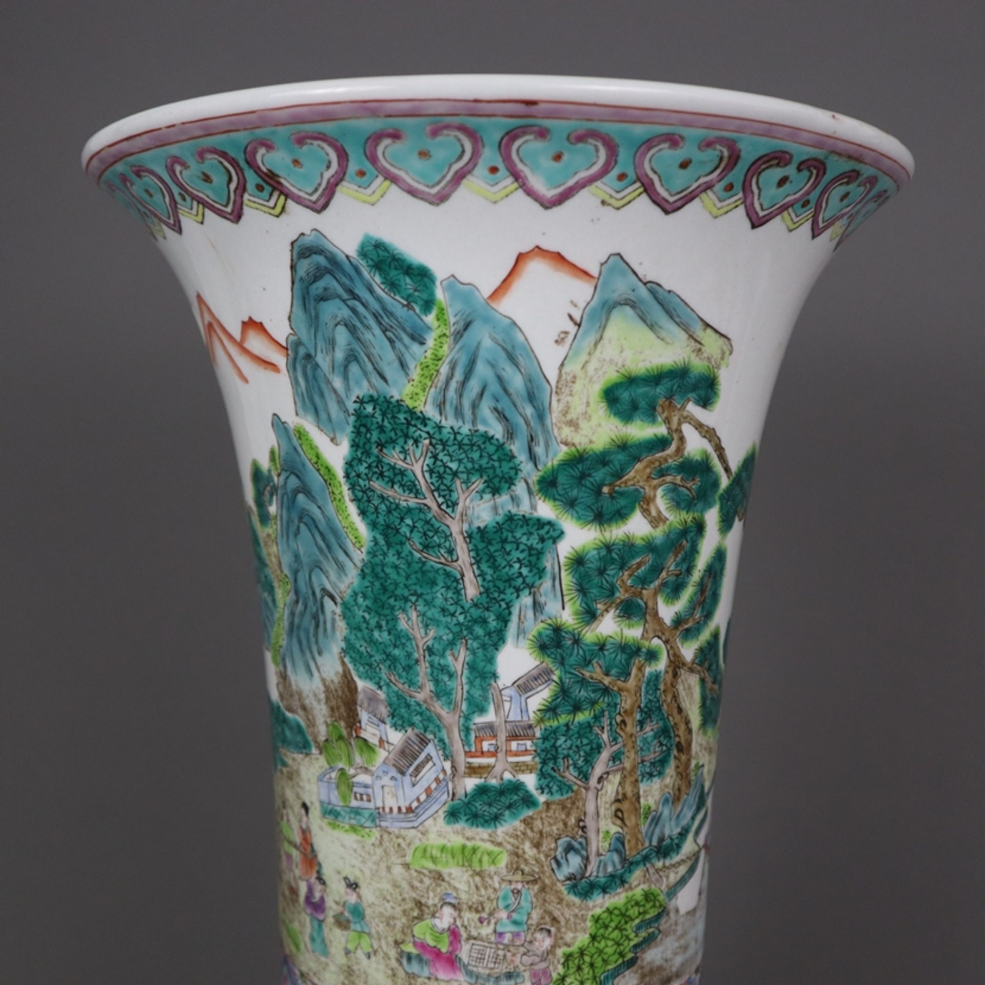 Große Gu-förmige Vase - Porzellan, Trompetenvase mit abgesetzter manschettenartiger Mittelzone und - Image 9 of 15