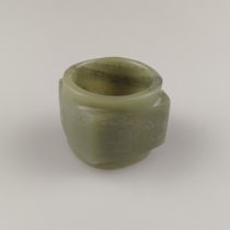 Kleiner Jade-Cong - China, Ausführung im archaischen Stil (Westl. Zhou-Dynastie) charakteristische