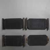 Vier Druckplatten mit Schrift - China, dunkles Hartholz, auf Front- und Rückseite jeweils 21 Kolonn